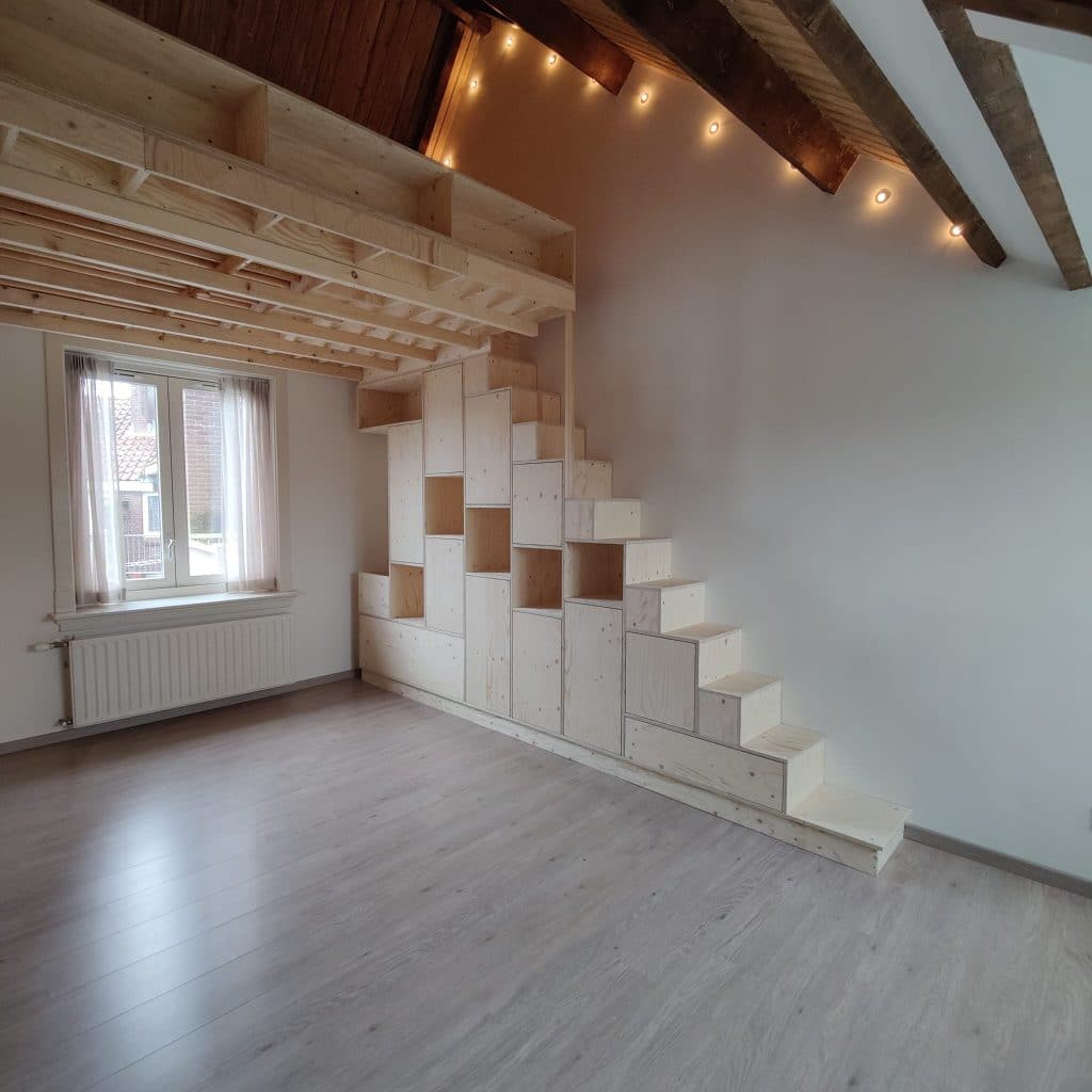 Hoogslaper, bed, trap, loft, hout