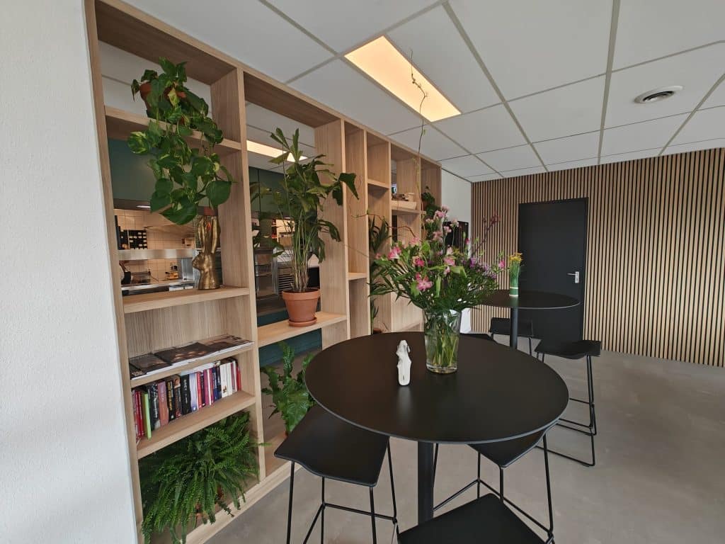 Kast kantoor kanteen Rotterdam bedrijf meubel op maat