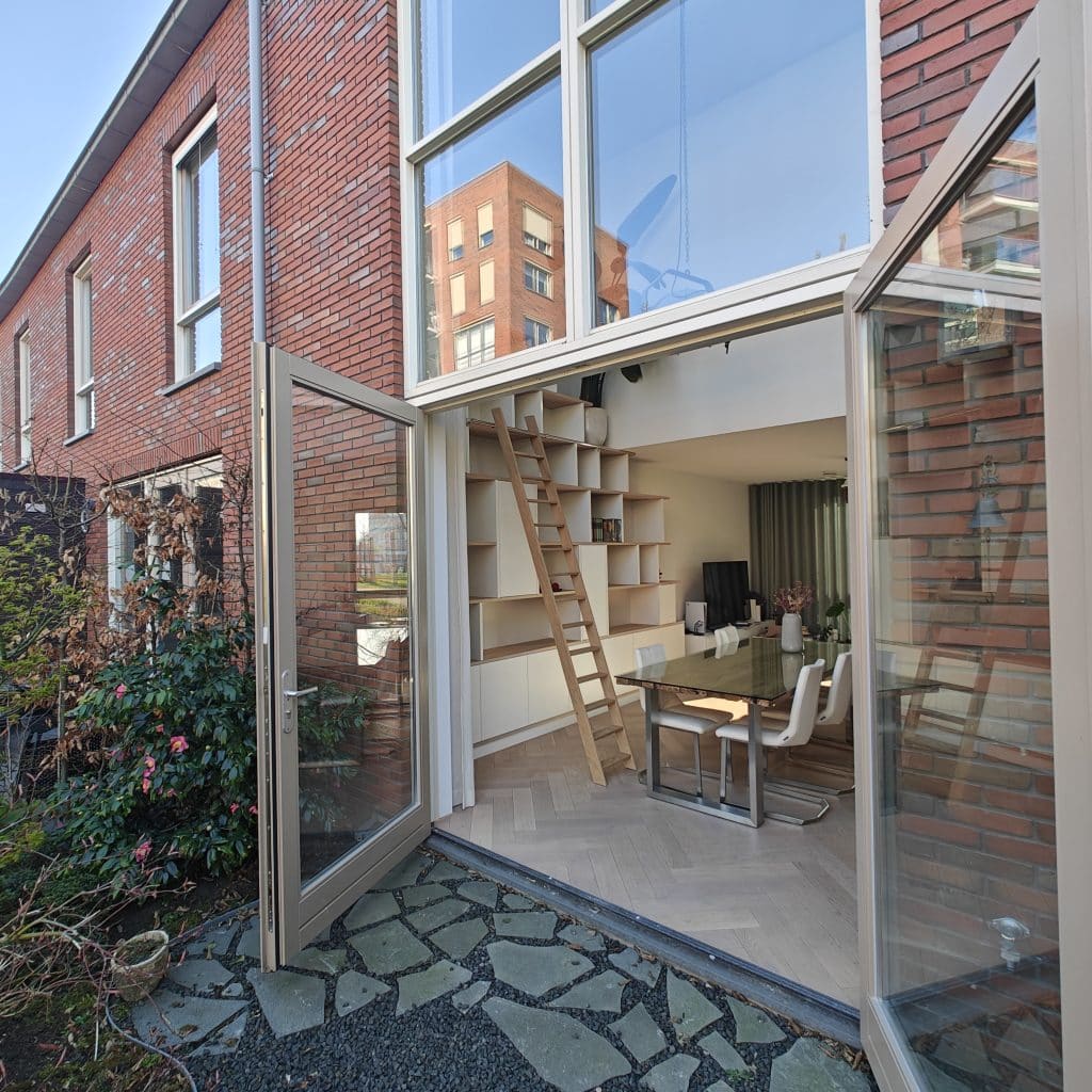 gigantische kast buitenaanzicht indrukwekkend modern design maatwerk meubels eiken unieke maatwerkoplossing.jpg